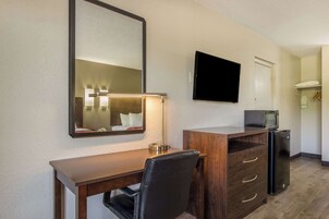 Desk, blackout drapes, iron/ironing board, free WiFi