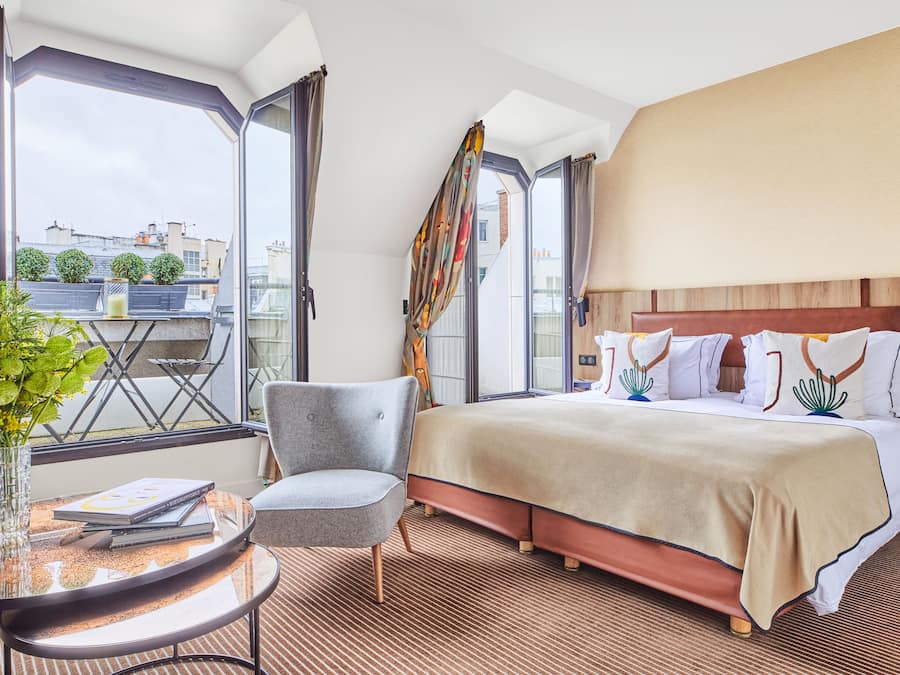 Ropa de cama de alta calidad, minibar, caja fuerte