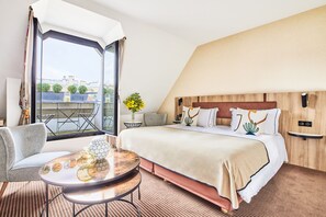 Hochwertige Bettwaren, Minibar, Zimmersafe, individuell dekoriert