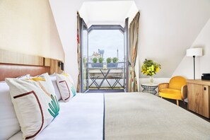 Hochwertige Bettwaren, Minibar, Zimmersafe, individuell dekoriert