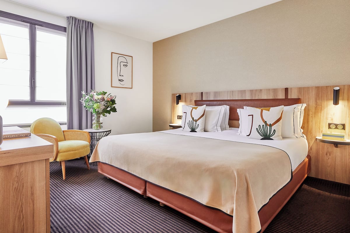 Deluxe Room (Family) | Premium bedding, minibar, in-room safe, individually decorated