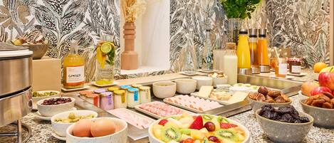 Daily buffet breakfast for a fee