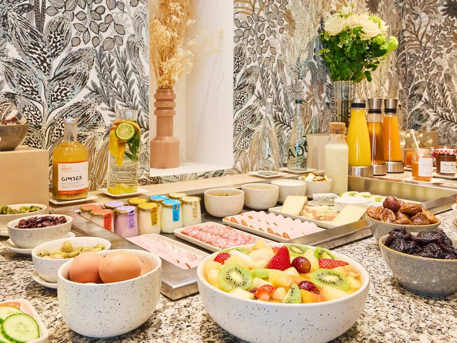 Se ofrece un desayuno bufé todos los días (por un coste adicional)