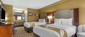 ควอลิตี้ อินน์แอนด์สวีทส์ เวสต์มินสเตอร์ ซีลบีช