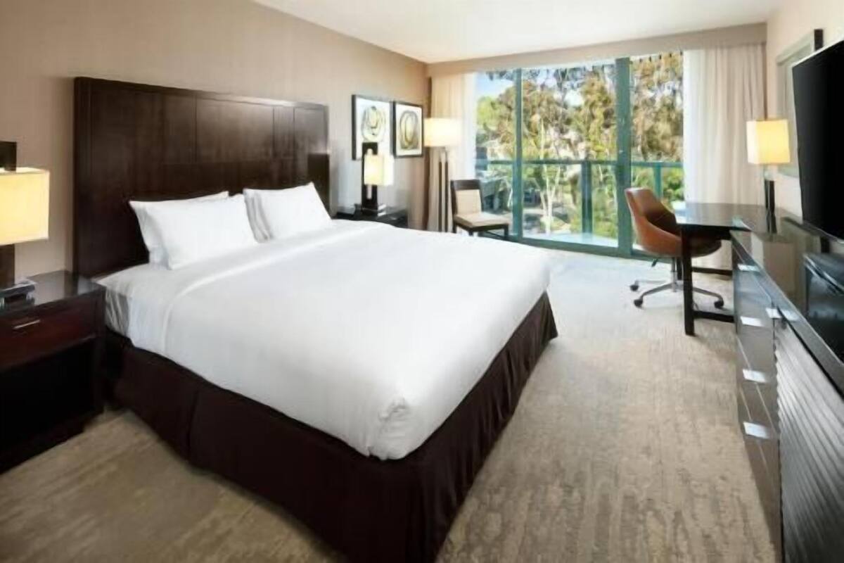 In-room safe, desk, laptop workspace, blackout curtains