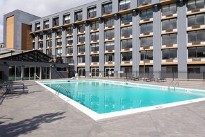 Seasonal outdoor pool