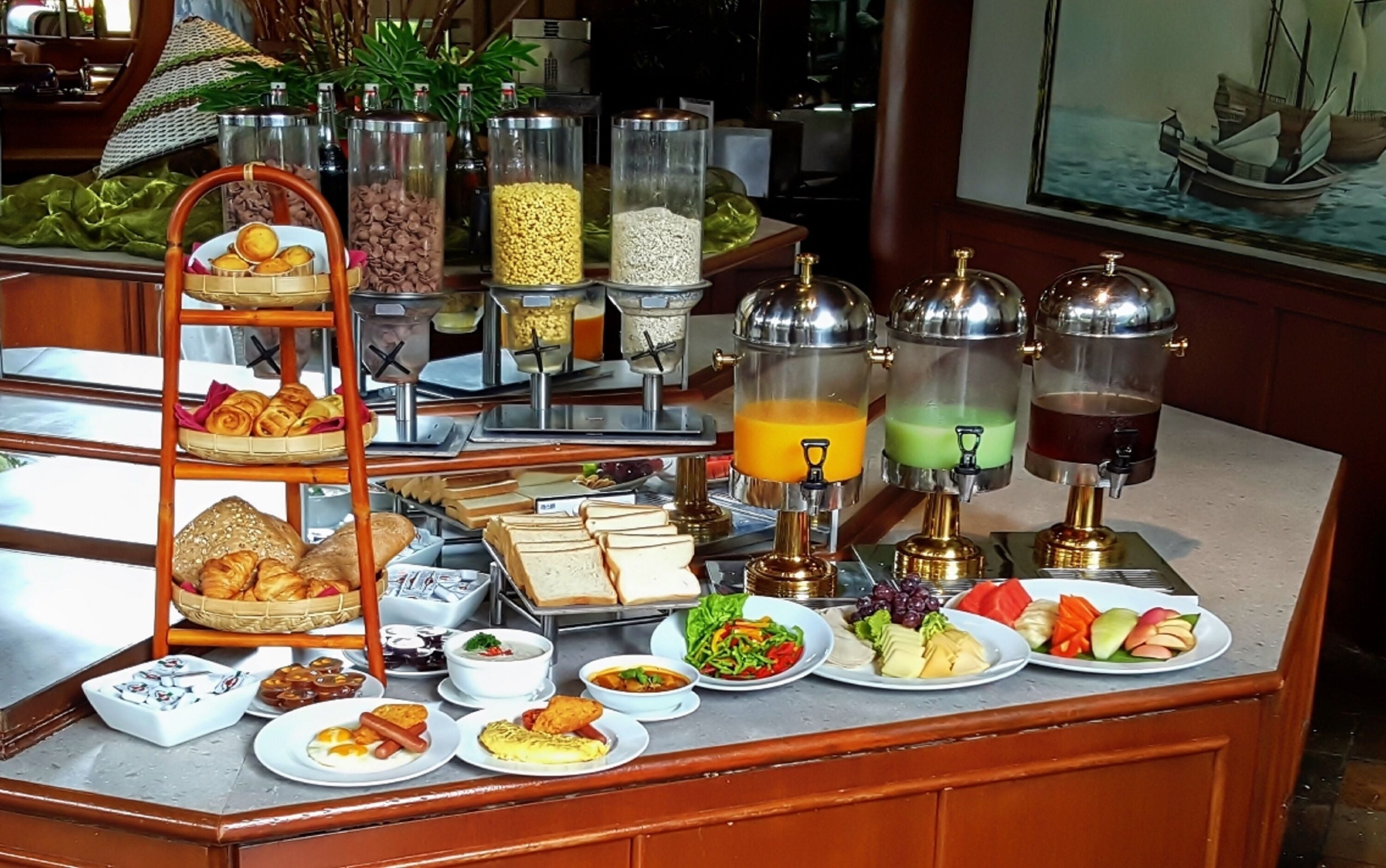 daily buffet breakfast (myr 55 per person)