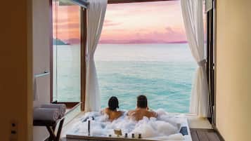 Premier-Suite, 1 Schlafzimmer (On Water) | Strand-/Meerblick