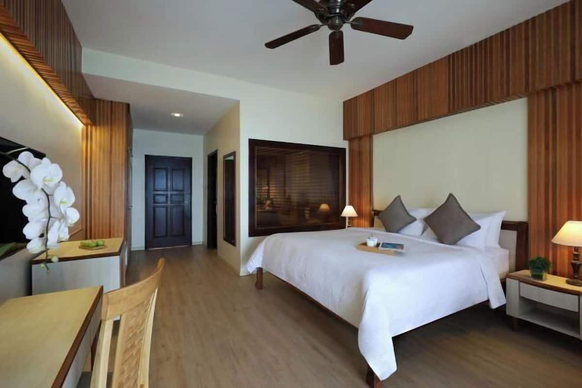 1 bedroom, minibar, in-room safe, blackout drapes