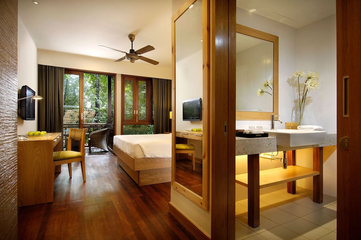 Minibar, in-room safe, blackout curtains, iron/ironing board