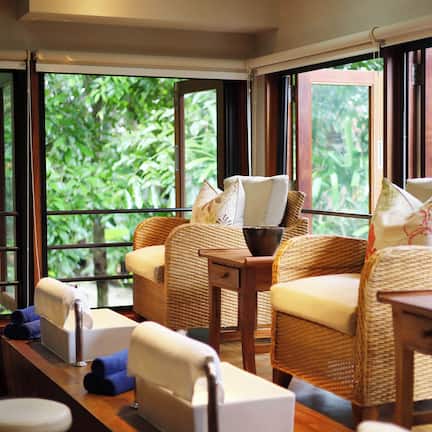 Couples treatment rooms, sauna, steam room, aromatherapy