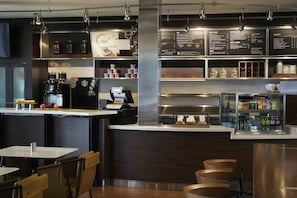 Daily cooked-to-order breakfast for a fee - Courtyard by Marriott Los Angeles Torrance Palos Verdes (Torrance)