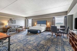 Suite, 1 King-Bett, Nichtraucher, Kochnische (Living Room;with Sofabed) | Schreibtisch, laptopgeeigneter Arbeitsplatz, Verdunkelungsvorhänge