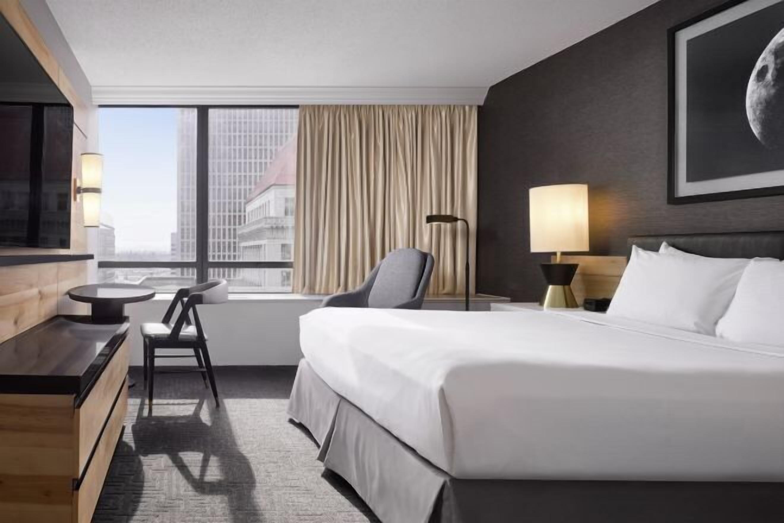 Egyptian cotton sheets, premium bedding, down duvets, pillow-top beds