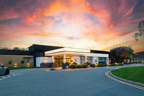 المنشأة من الخارج