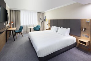 1 soverom, safe på rommet, skrivebord og skrivebord for bærbar PC