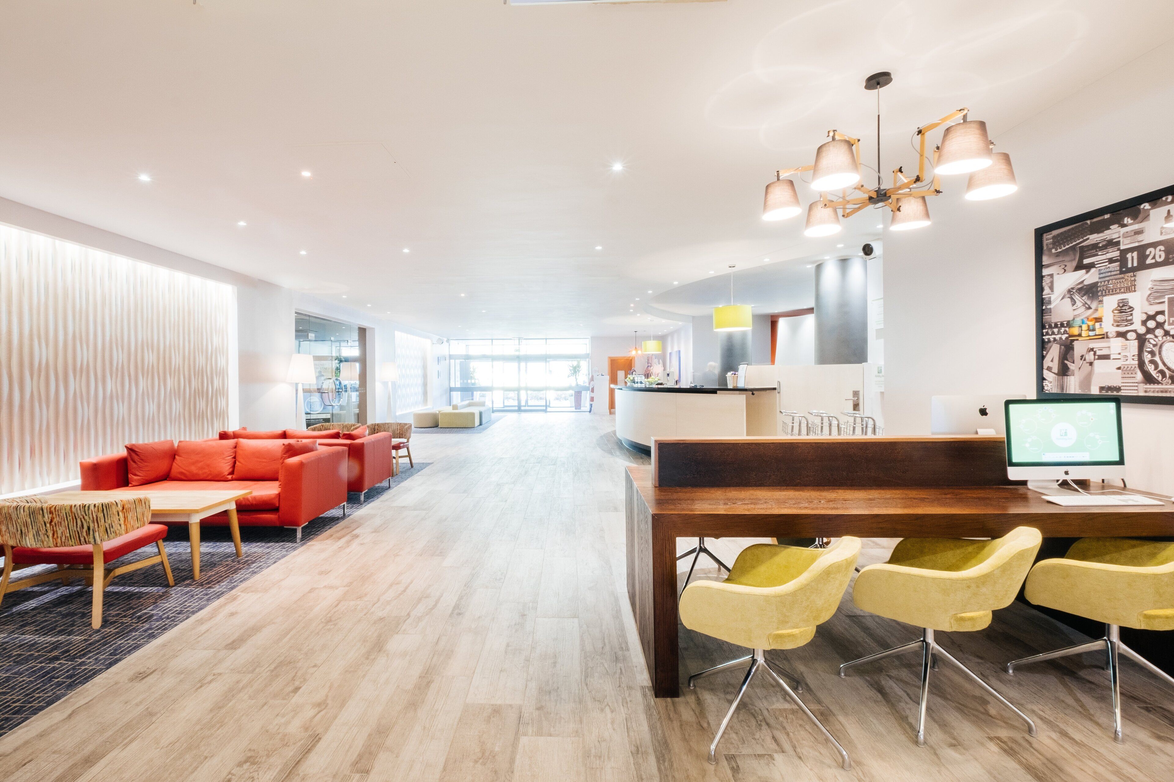 Coin salon dans le hall