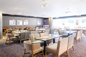 تقديم الإفطار والعشاء، الأطباق العالمية