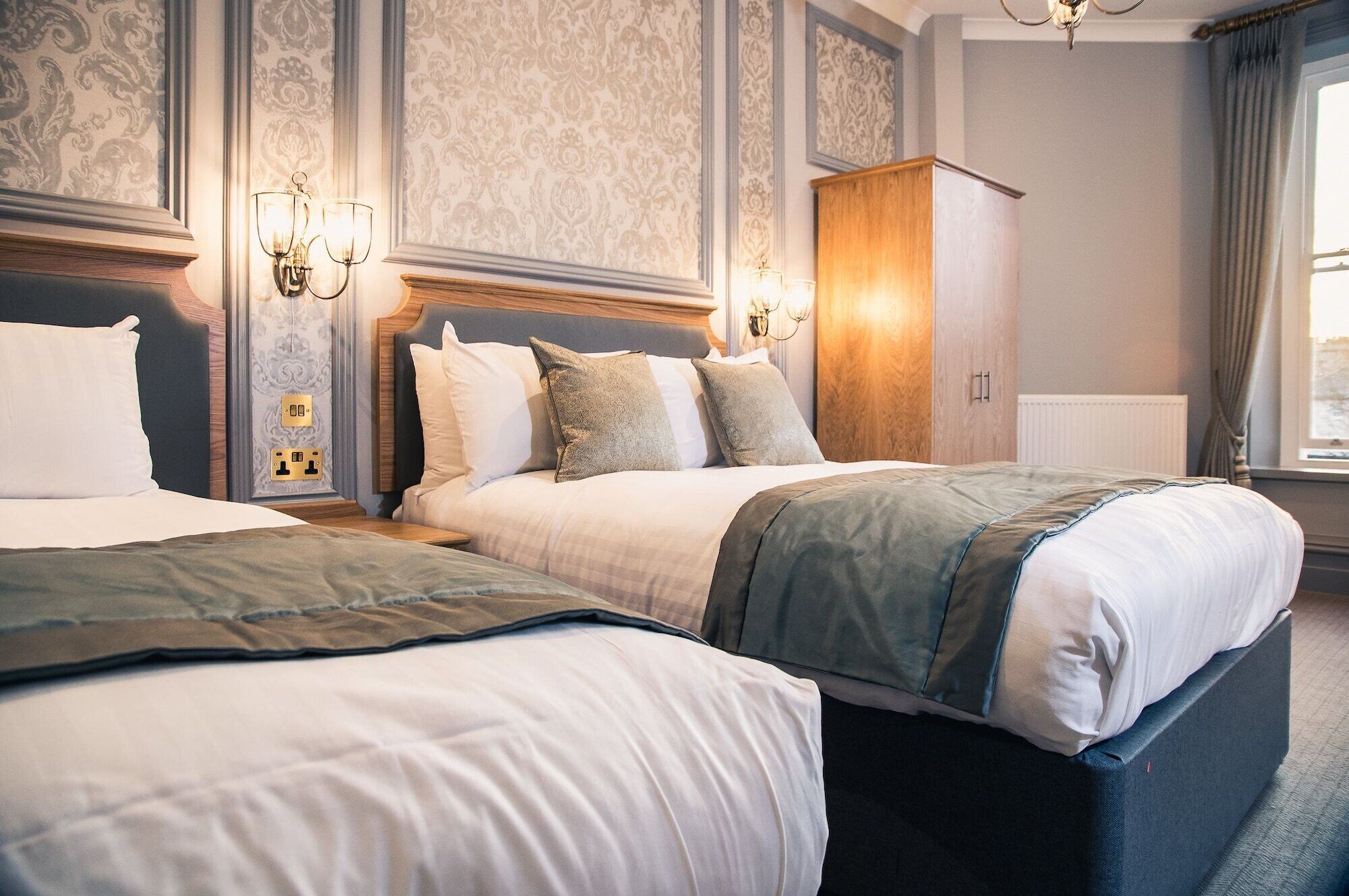 Iron/ironing board, WiFi (free), bed sheets