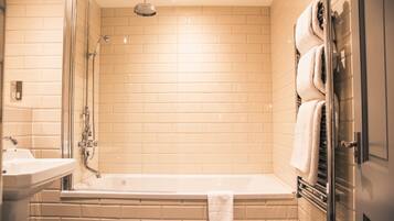 Shower, rainfall showerhead, free toiletries, hair dryer