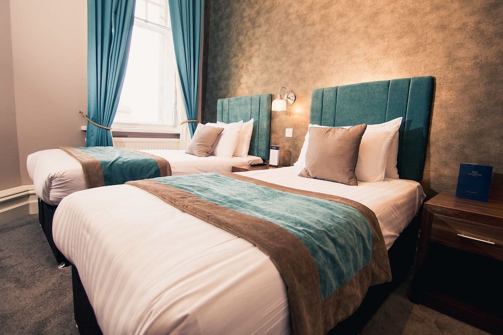 Royal Kings Arms Hotel by null