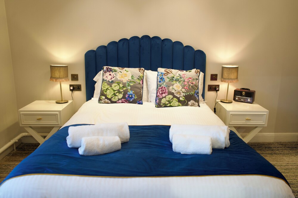 Royal Kings Arms Hotel by null