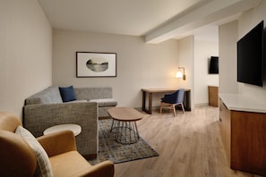 Suite, 1 cama King size, tina | Caja de seguridad en la habitación y escritorio