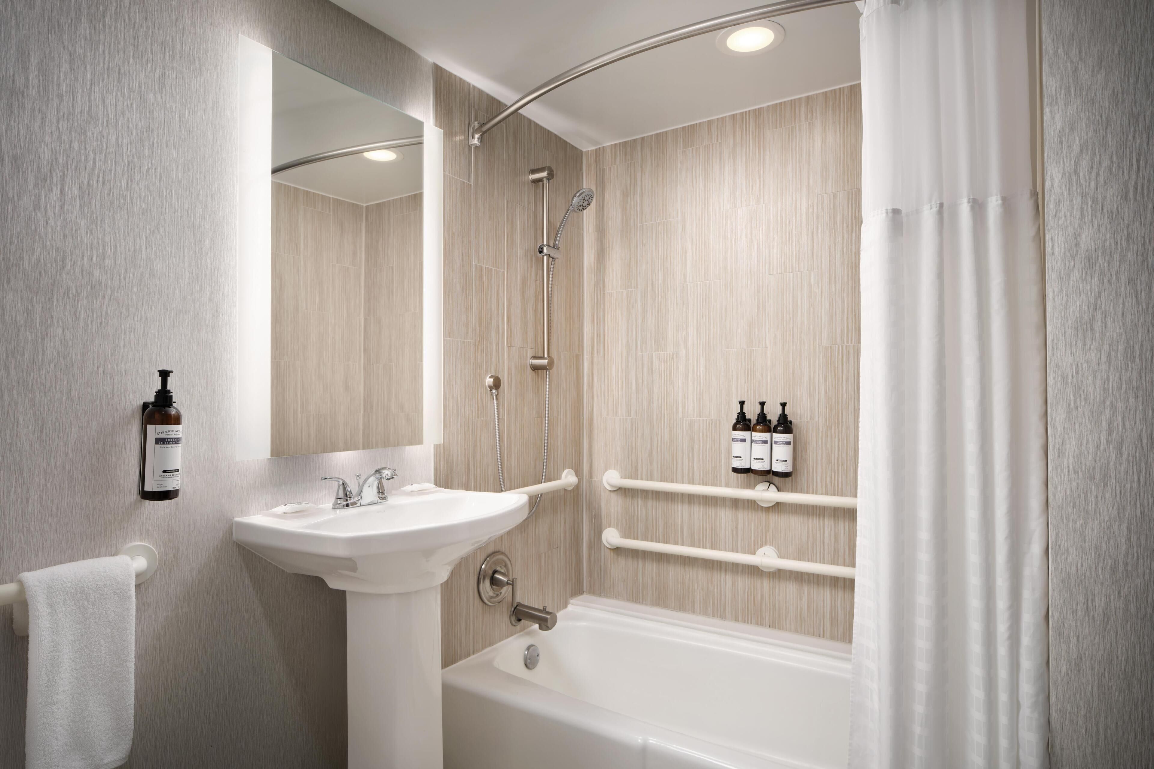 Suite, 1 King Bed, Bathtub | Bathroom | Eco-friendly toiletries, hair dryer, towels, soap