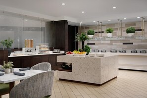 매일 풀 브렉퍼스트 아침 식사 유료