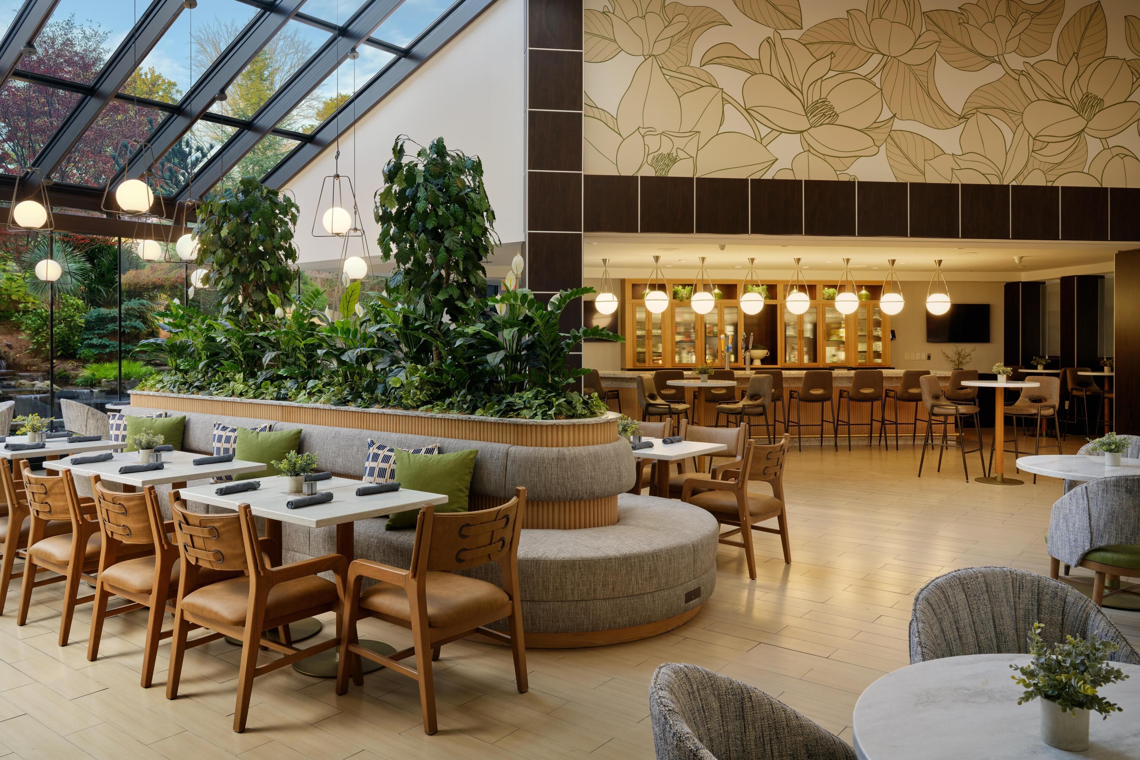 Photo - Hyatt Regency Suites Atlanta Northwest