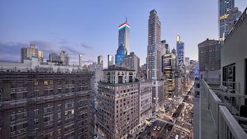 Uptown Bohemian 1-Bedroom Suite | Vista del balcón