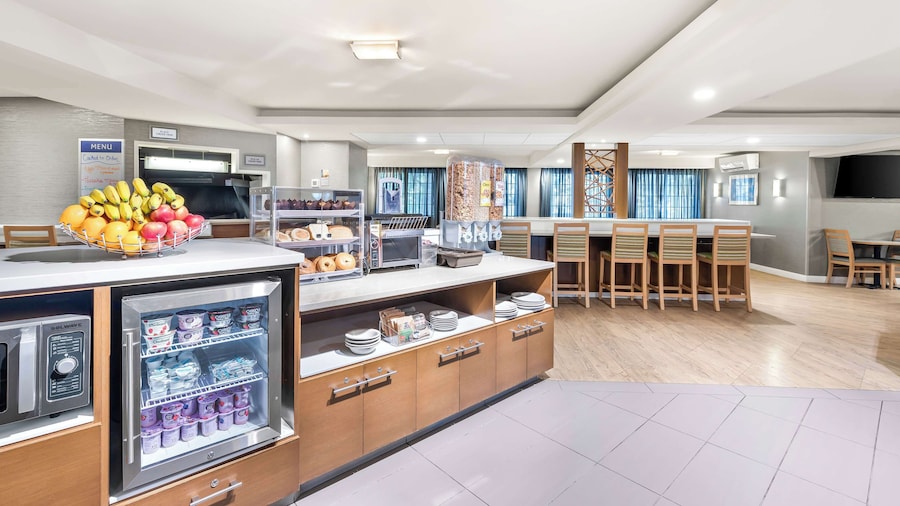 Best Western West Towne Suites