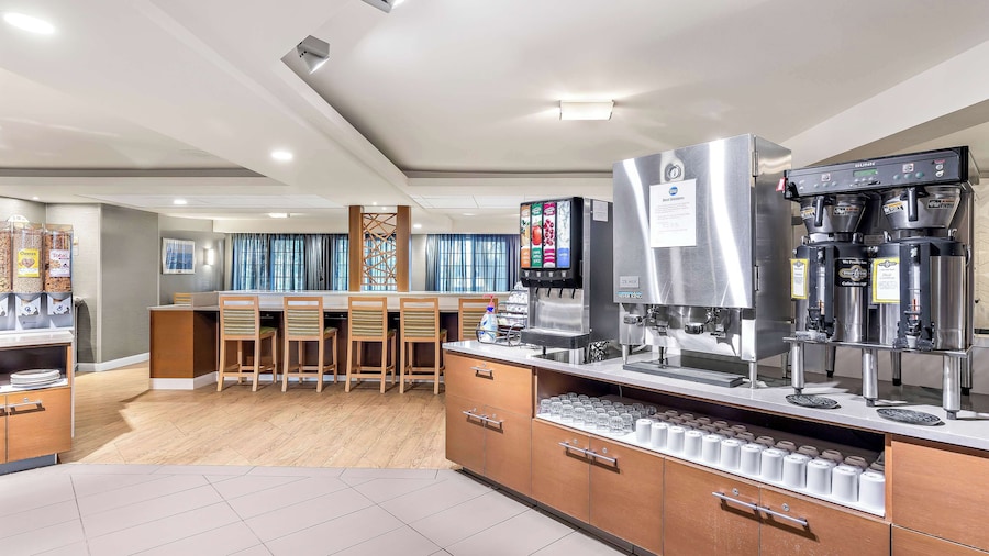 Best Western West Towne Suites