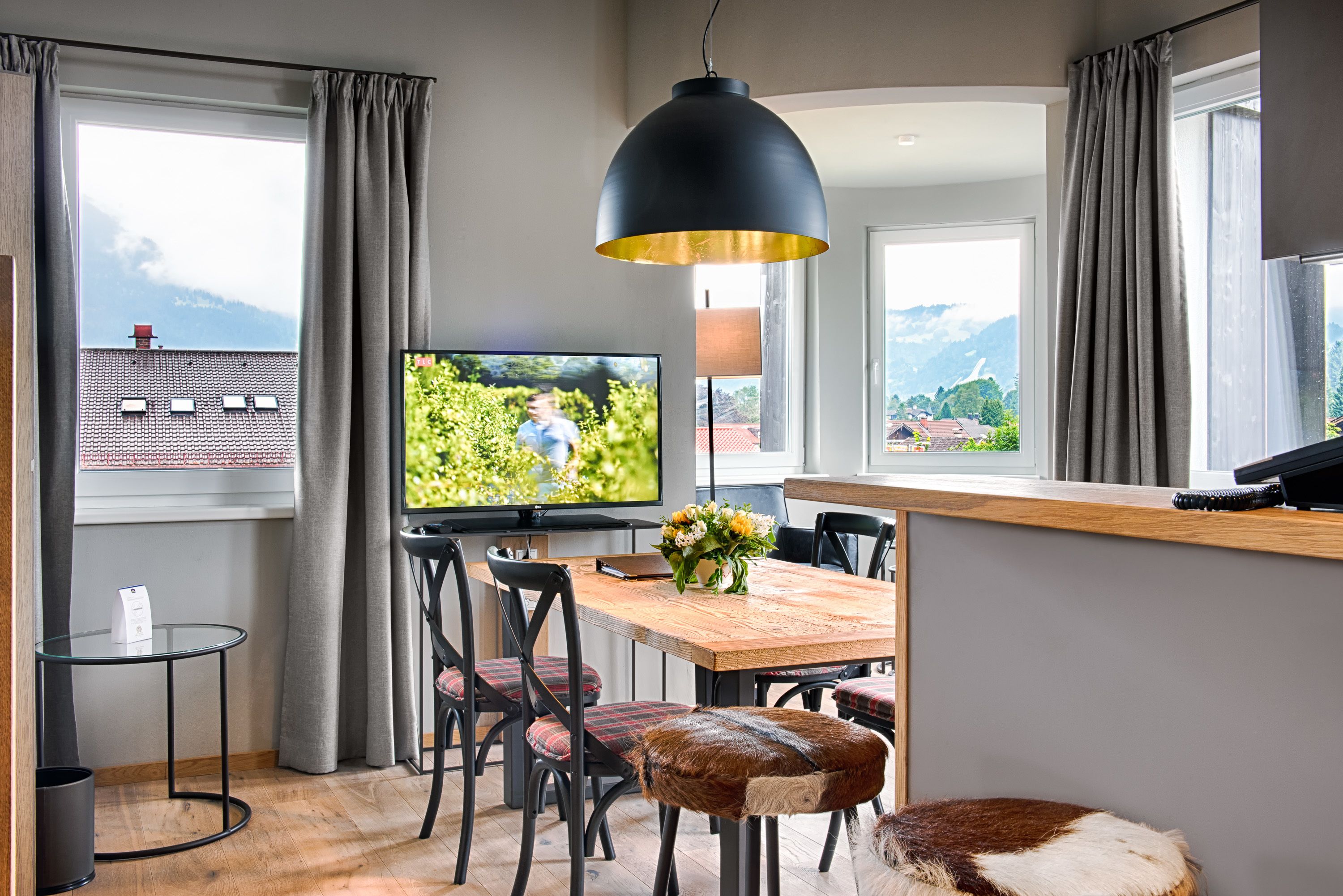 suite, sauna (master) | minibar, in-room safe, desk, laptop workspace