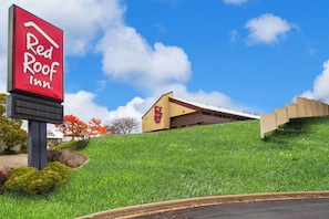 Exterior - Red Roof Inn Madison, WI (Madison)