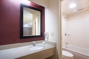 Towels - Red Roof Inn Madison, WI (Madison)