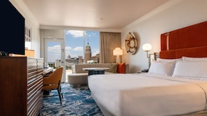 Premium bedding, in-room safe, desk, blackout curtains - Hilton Palacio Del Rio (San Antonio)