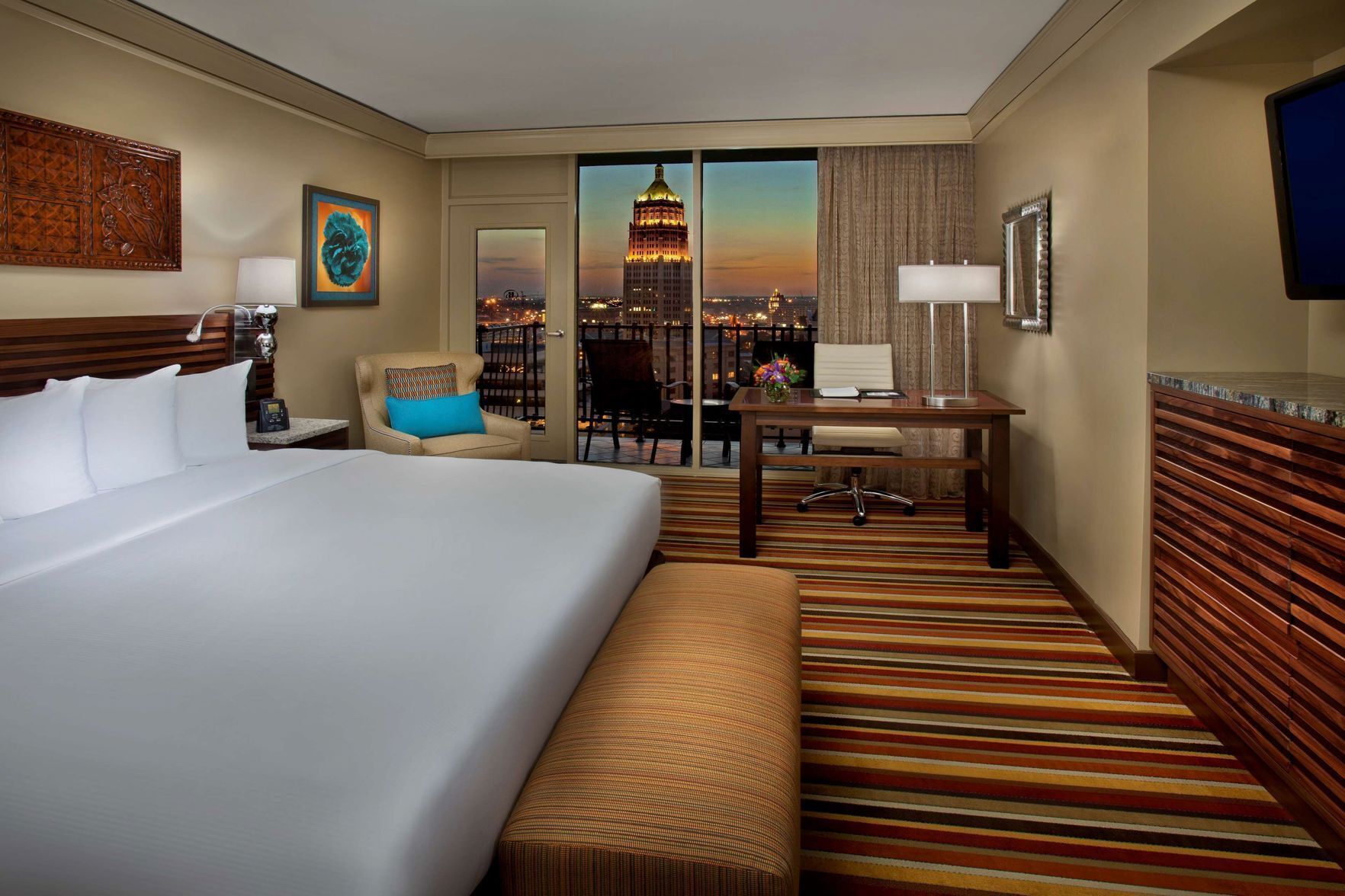 Premium bedding, in-room safe, desk, blackout drapes