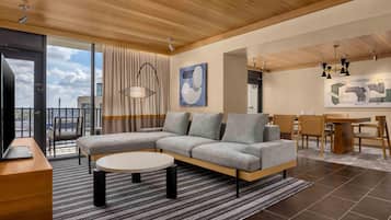 Suite presidencial, 1 cama King size | Área de sala de estar | Televisión LCD, consola de videojuegos y películas con cargo