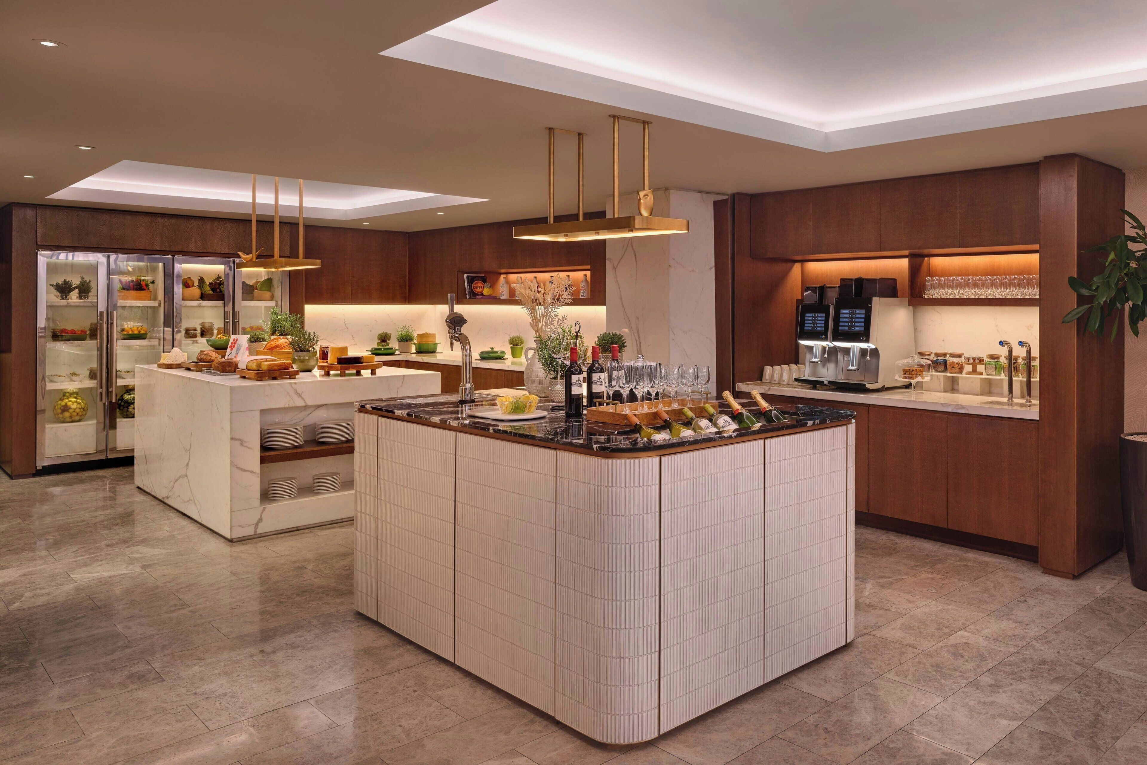 serves lunch and dinner