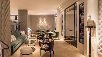 Det finns lunch och middag