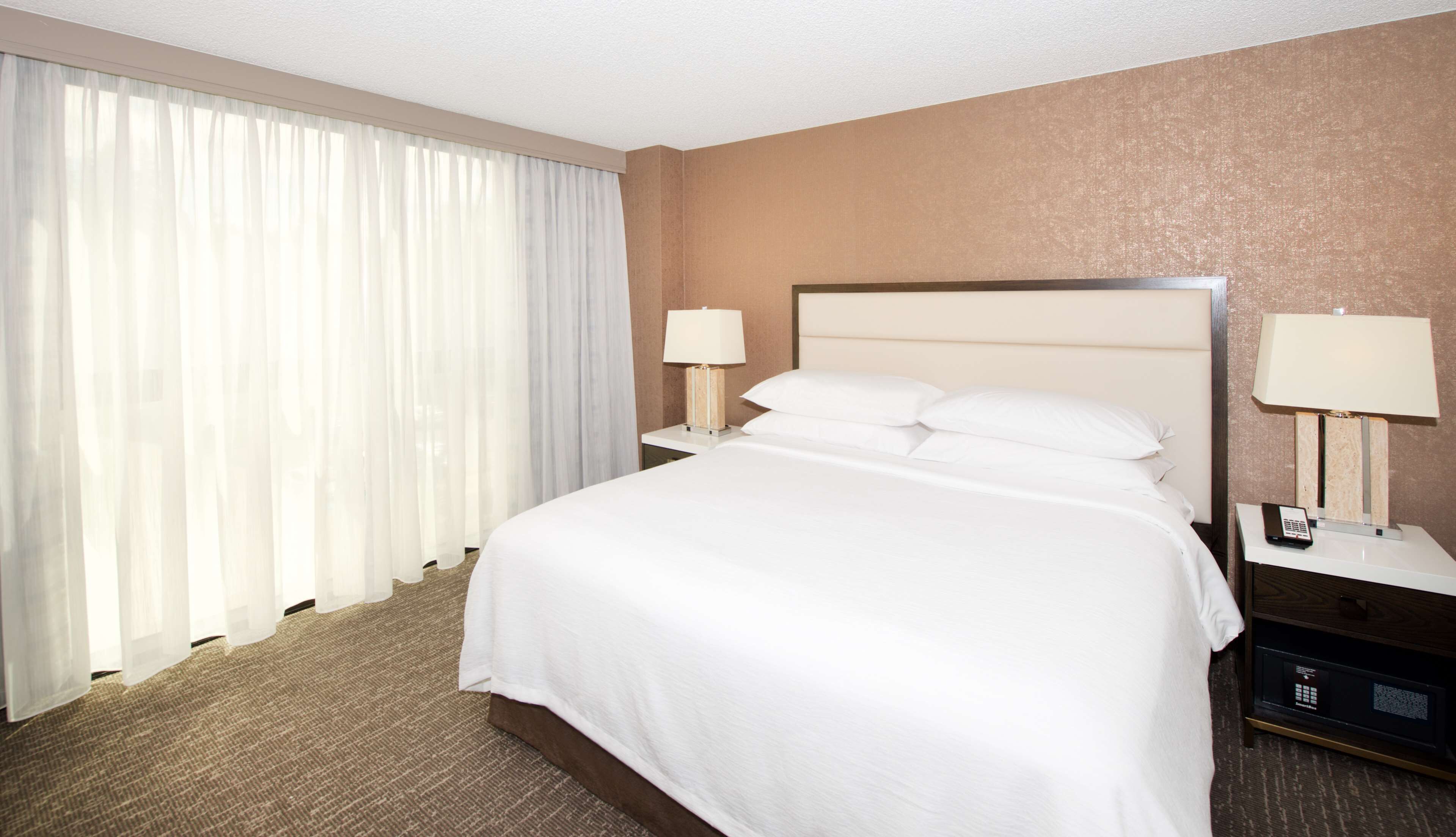 premium bedding, in-room safe, desk, laptop workspace