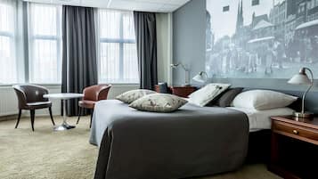 Hypo-allergenic bedding, in-room safe, desk, iron/ironing board