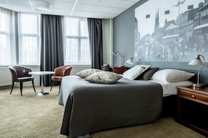 Hypo-allergenic bedding, in-room safe, desk, iron/ironing board