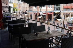 Breakfast, lunch and dinner served  - Crown Inn Hotel Eindhoven (Eindhoven)