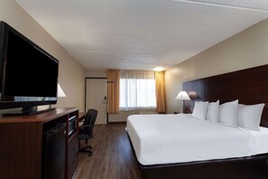 Room, 1 King Bed, Accessible, Smoking (Mobility/Hearing, Roll-in shower) | In-room safe, desk, iron/ironing board, free cots/infant beds