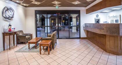 Travelodge by Wyndham Deltona