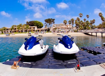 Boating at San Diego Mission Bay Resort
