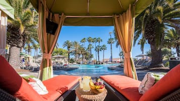 Outdoor pool, pool cabanas (surcharge), pool umbrellas