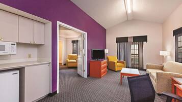 Suite, 1 Tempat Tidur King, Bebas Asap Rokok | Meja kerja, setrika/meja setrika, Wi-Fi gratis, dan seprai linen
